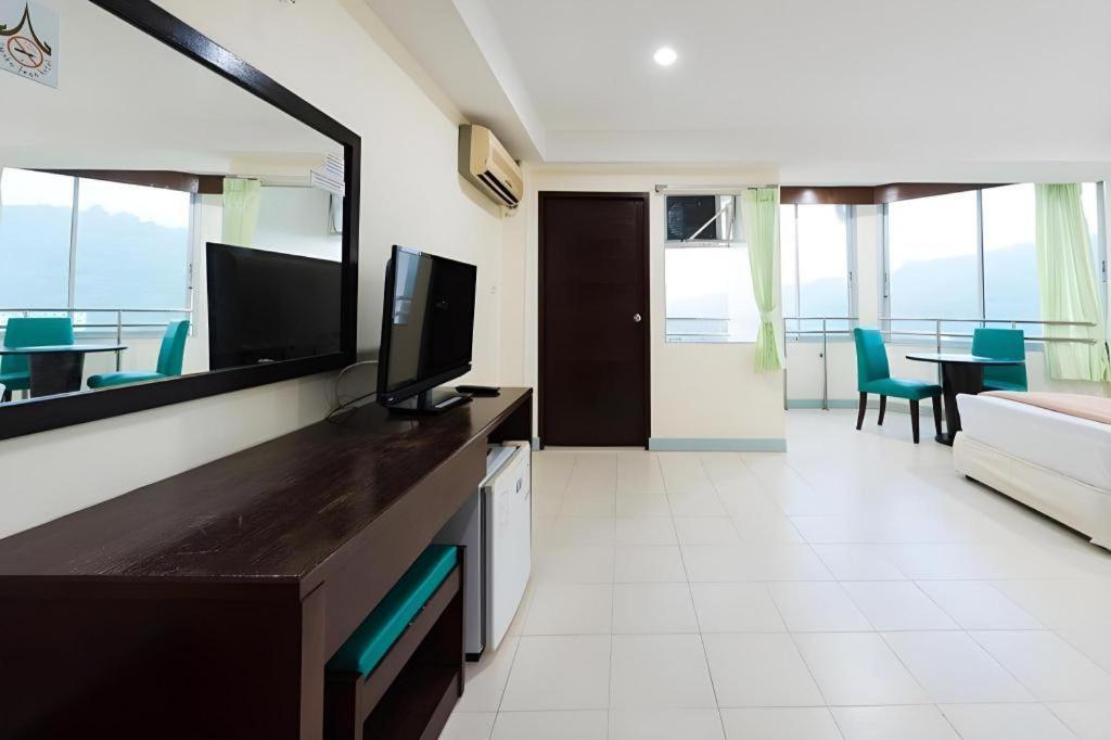 Nice Beach Hotel Rayong Exterior photo