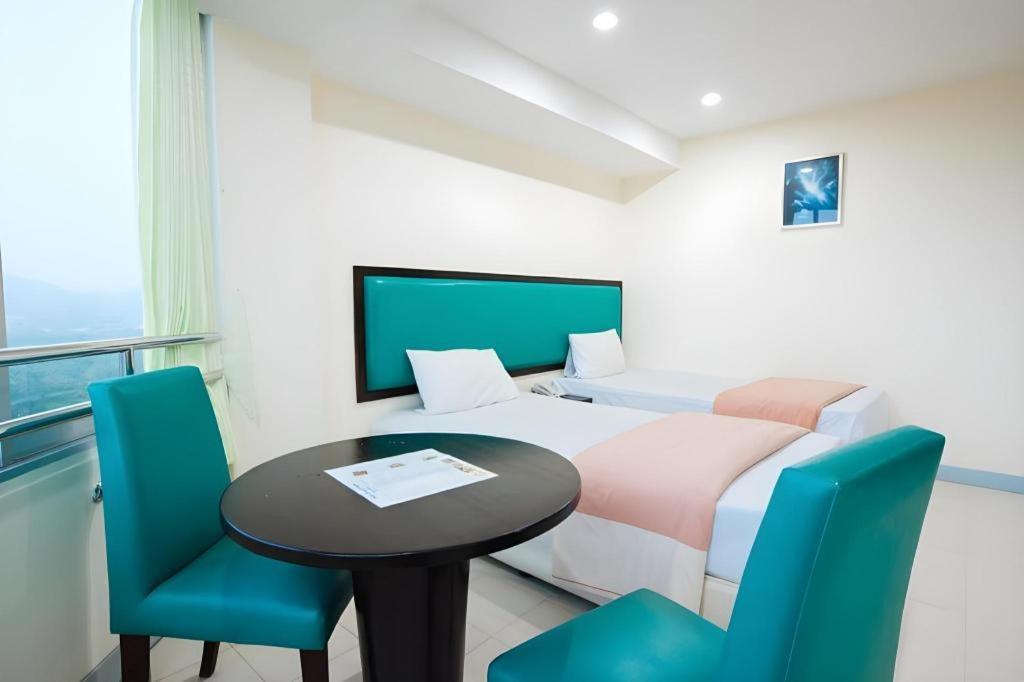 Nice Beach Hotel Rayong Exterior photo