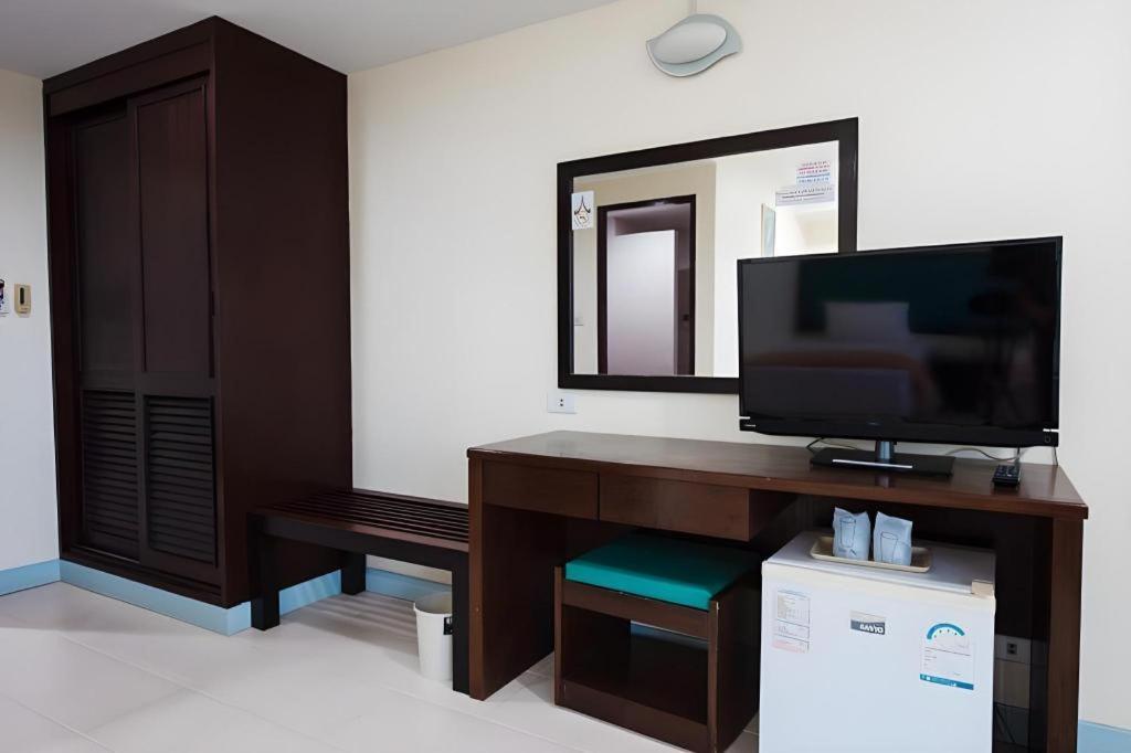 Nice Beach Hotel Rayong Exterior photo