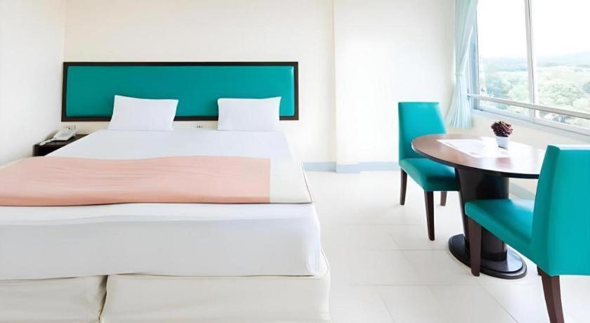 Nice Beach Hotel Rayong Exterior photo
