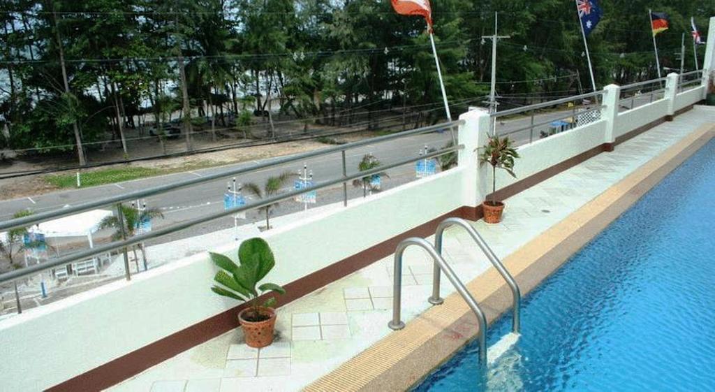 Nice Beach Hotel Rayong Exterior photo